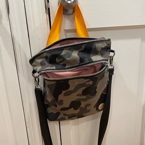 shorty love medium bag - green camouflage bag.